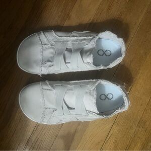 Women's White Casual Sneakers